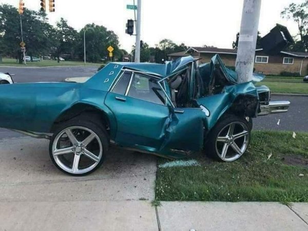 Epic Car Crashes (21 pics)