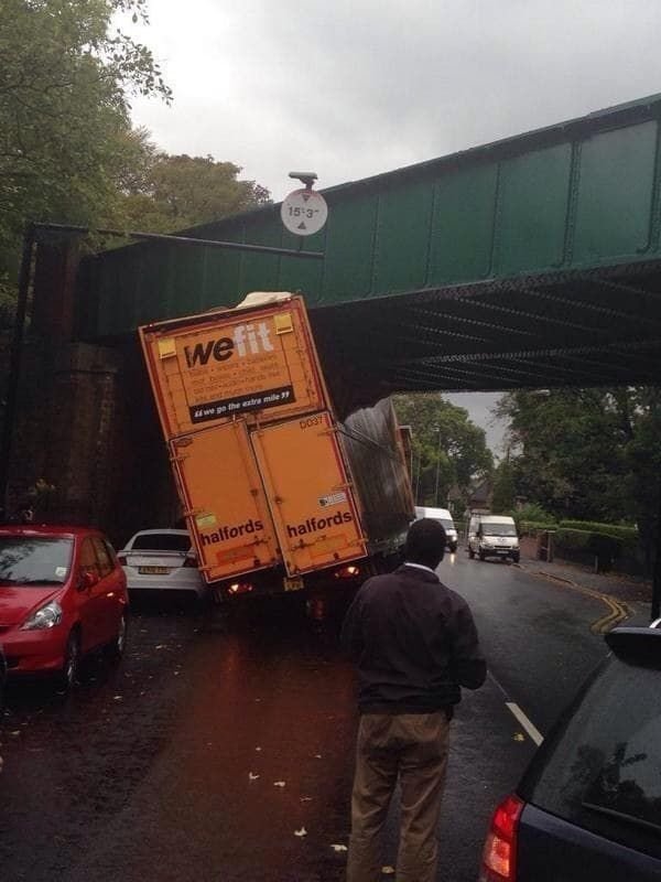 Epic Car Crashes (21 pics)