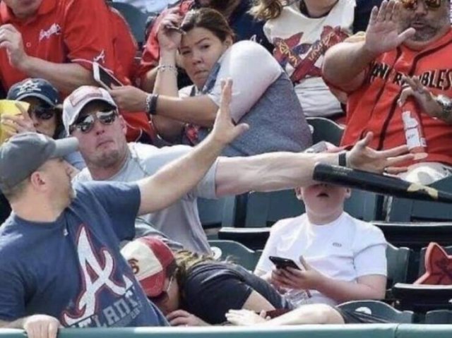 What Is Going On Here? (23 pics) What Is Going On Here? (23 pics)