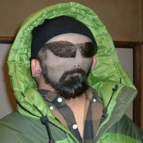 What Is Going On Here? (23 pics) What Is Going On Here? (23 pics)