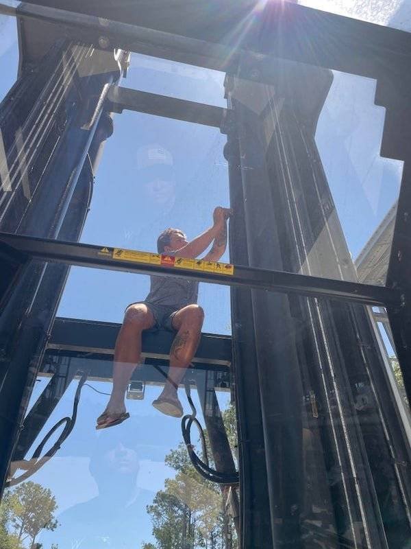 This Is Dangerous (31 pics) This Is Dangerous (31 pics)