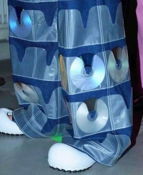 What Is Going On Here? (47 pics) What Is Going On Here? (47 pics)