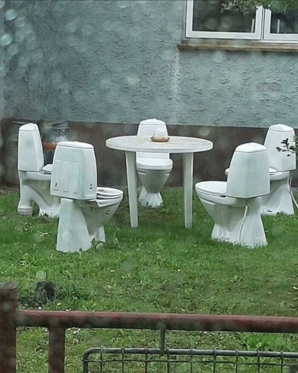 What Is Going On Here? (47 pics) What Is Going On Here? (47 pics)