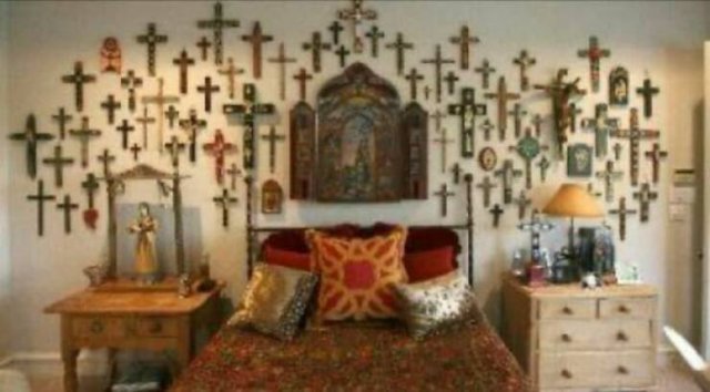 Awful Bedrooms (28 pics) Awful Bedrooms (28 pics)