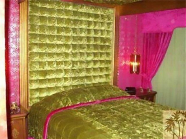 Awful Bedrooms (28 pics) Awful Bedrooms (28 pics)