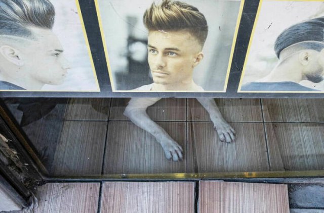 Right Moment (25 pics) Right Moment (25 pics)