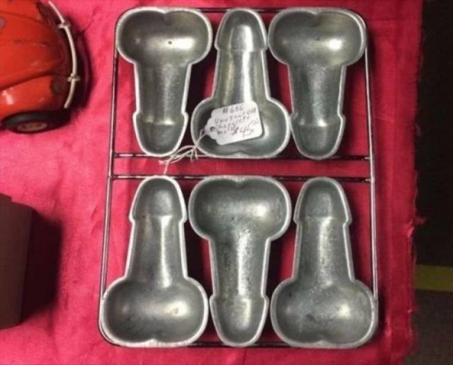 Weird Finds In Thrift Shops (35 pics)