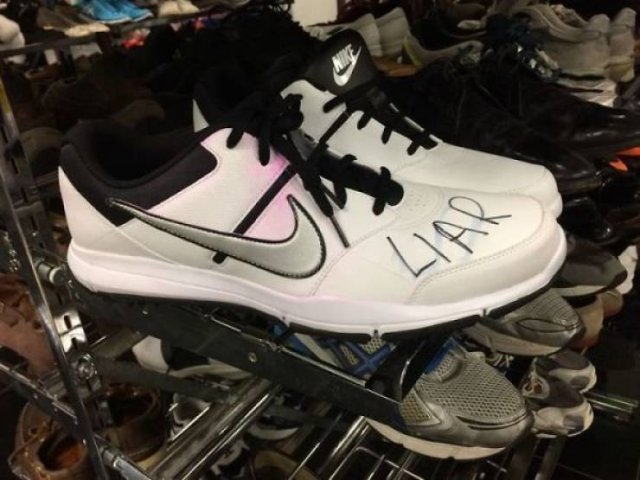 Weird Finds In Thrift Shops (35 pics)