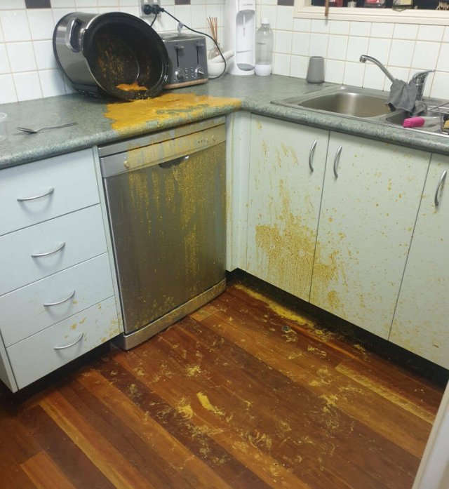 Annoying People And Situations (18 pics)