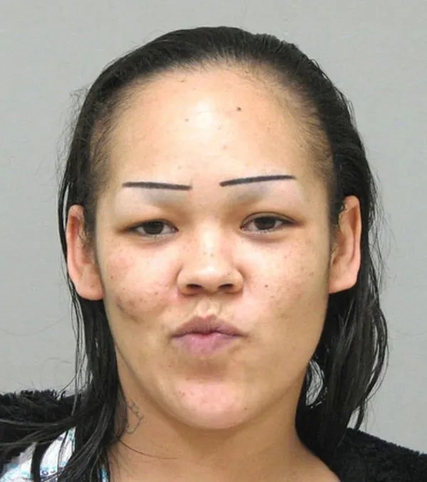 Awful Eyebrows (25 pics)