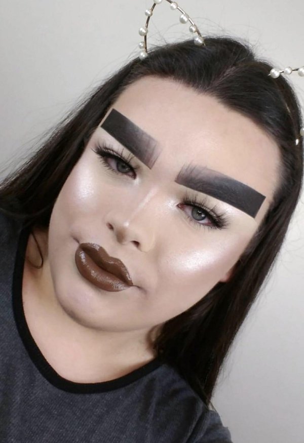 Awful Eyebrows (25 pics)