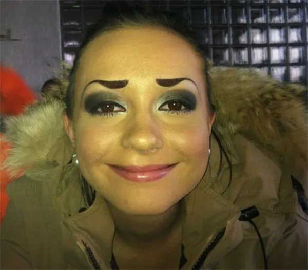Awful Eyebrows (25 pics)
