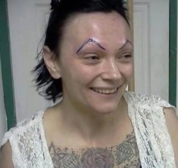 Awful Eyebrows (25 pics)
