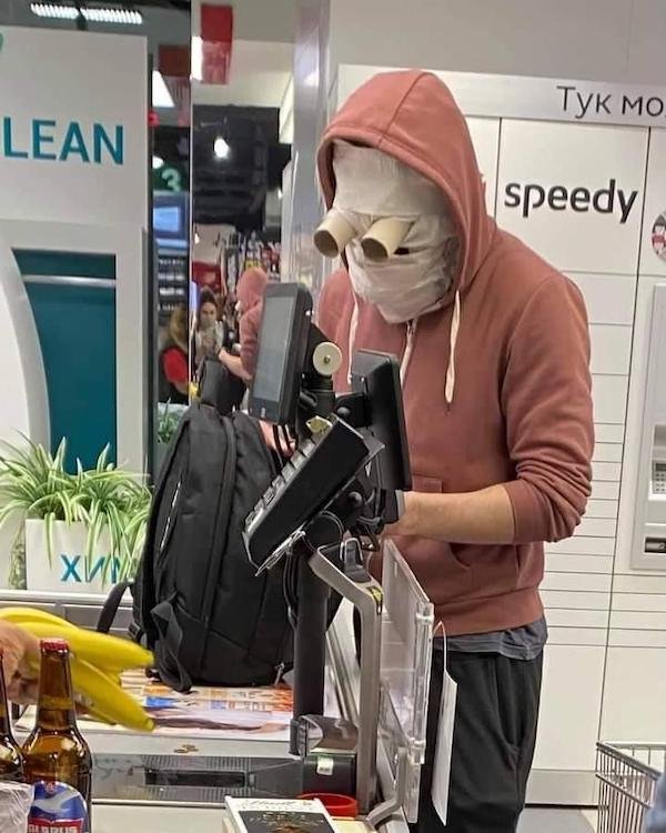 What Is Going On Here? (34 pics)