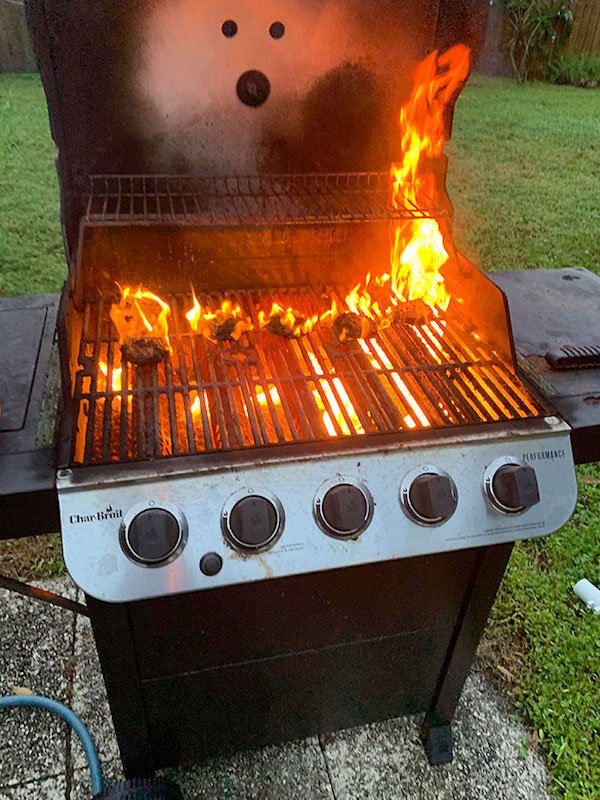 What Is Going On Here? (34 pics)