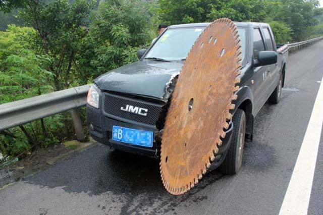 Bad Days Happen (41 pics)