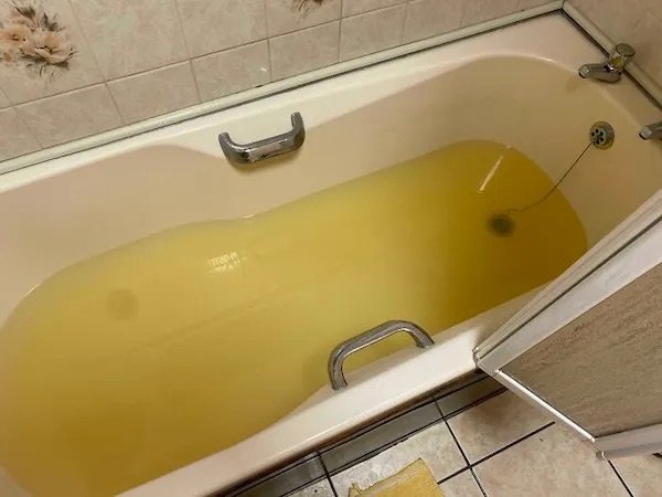 Failed Rental (21 pics)
