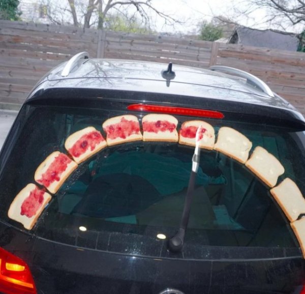 What Is Going On Here? (47 pics)