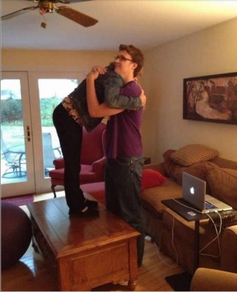 Problems Of Tall People (14 pics)