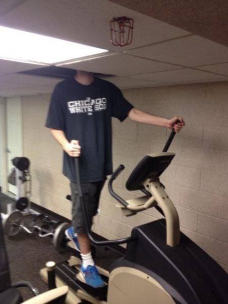 Problems Of Tall People (14 pics)