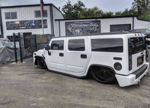 Awful Cars And Drivers (32 pics)