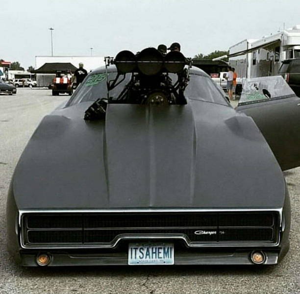 Awful Cars And Drivers (32 pics)