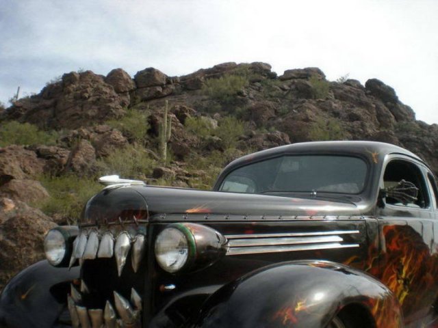 Awful Cars And Drivers (32 pics)