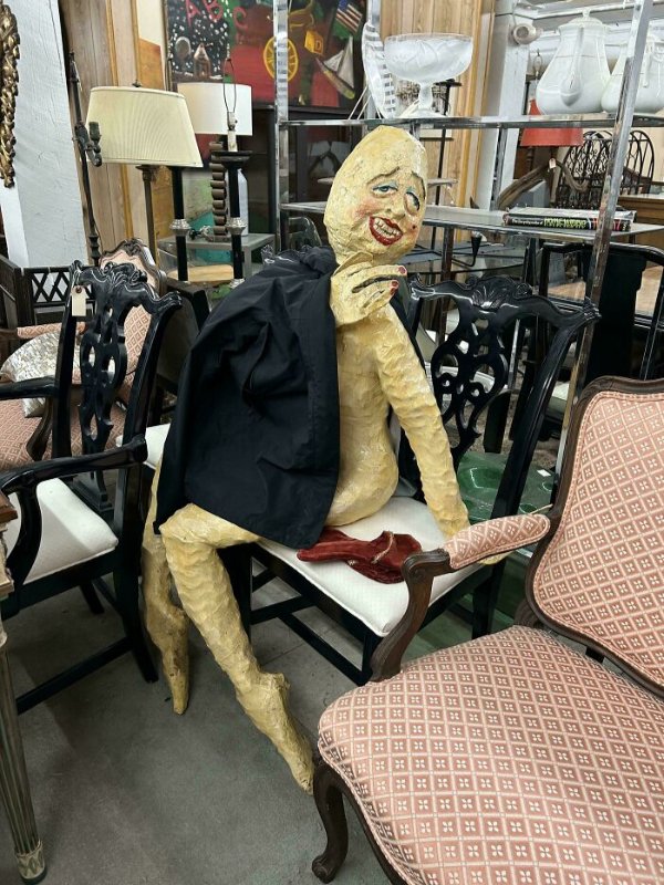 Weird Finds In Thrift Shops (46 pics)
