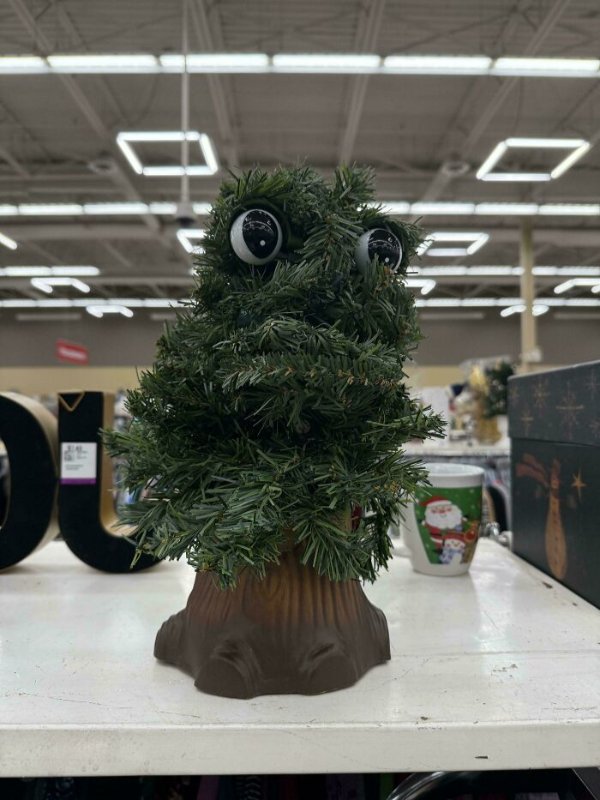 Weird Finds In Thrift Shops (46 pics)