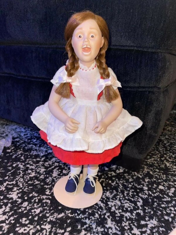 Weird Finds In Thrift Shops (46 pics)