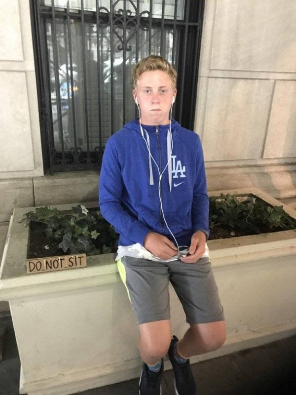 They Don't Care About The Rules (52 pics)