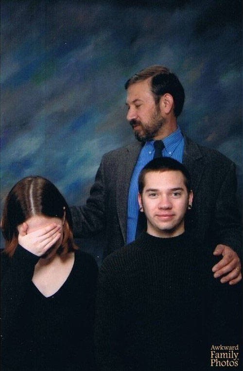 Awkward Family Photos (24 pics)