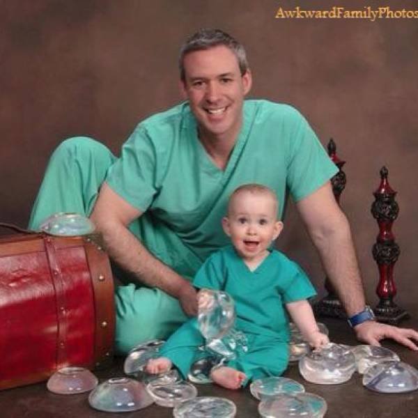 Awkward Family Photos (24 pics)