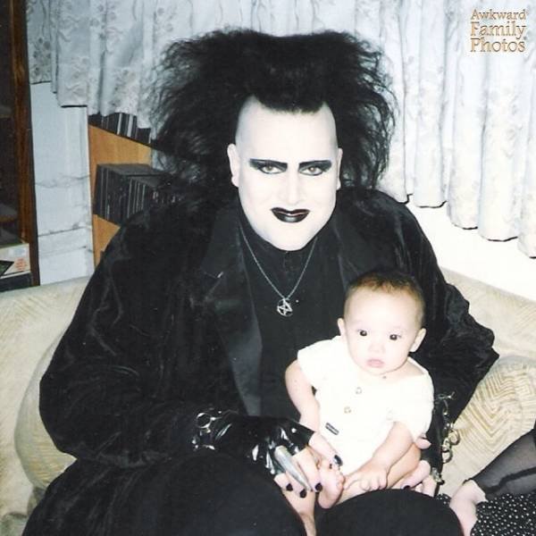 Awkward Family Photos (24 pics)