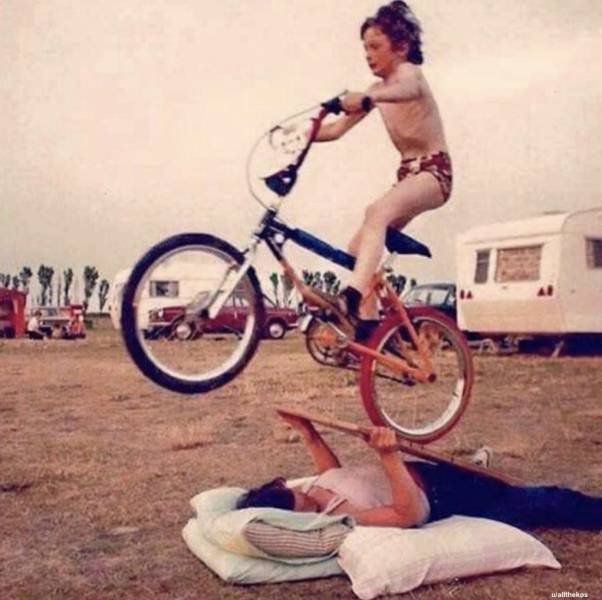 Awkward Family Photos (24 pics)