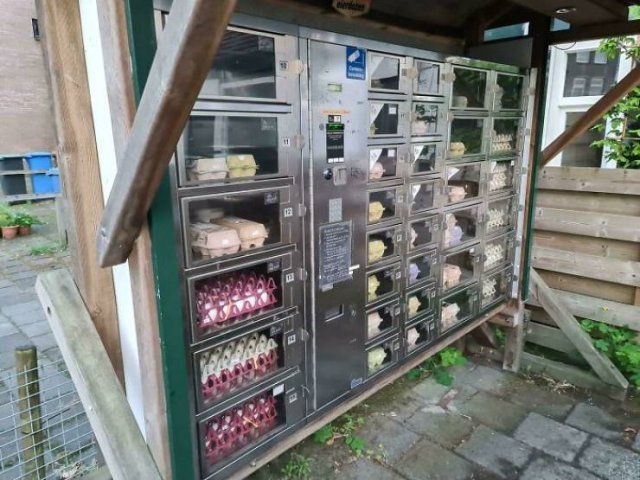 Unusual Vending Machines (35 pics)