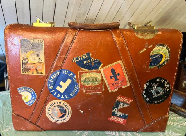 Cool Finds In Thrift Shops (25 pics)