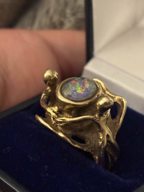 Cool Finds In Thrift Shops (25 pics)