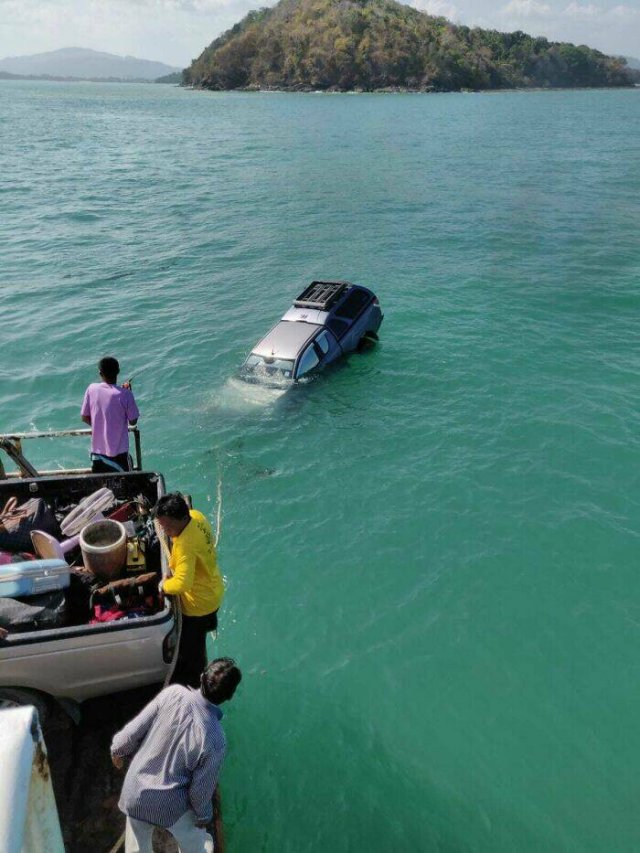 Bad Days Happen (24 pics)