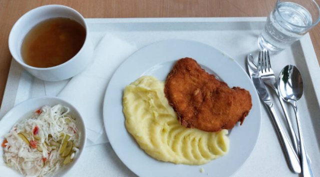 School Lunches In Different Countries (26 pics)