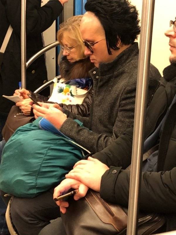 Strange People In The Subway (44 pics)