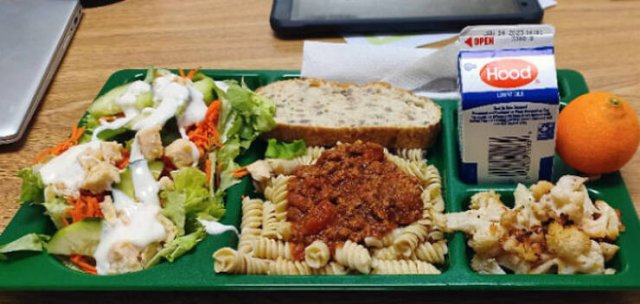 School Lunches In Different Countries (26 pics)