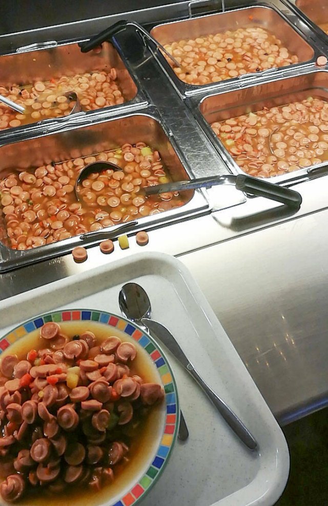 School Lunches In Different Countries (26 pics)