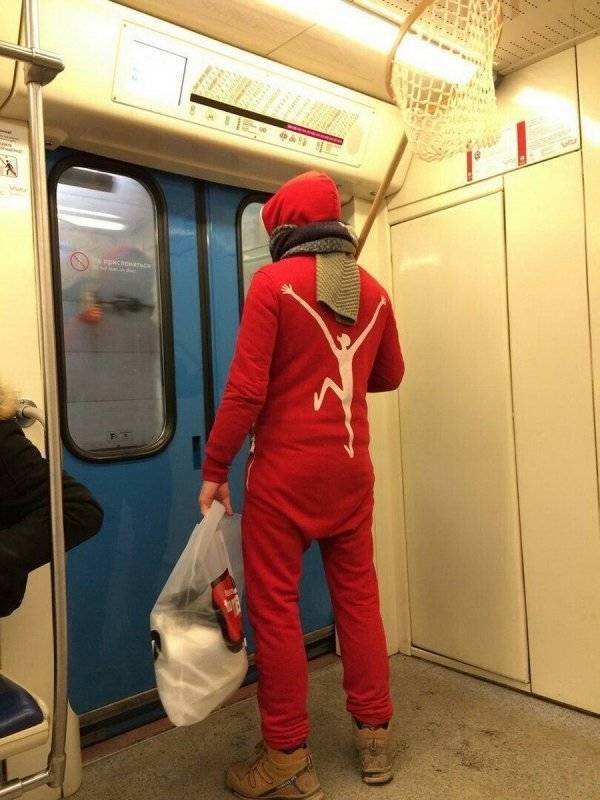 Strange People In The Subway (44 pics)