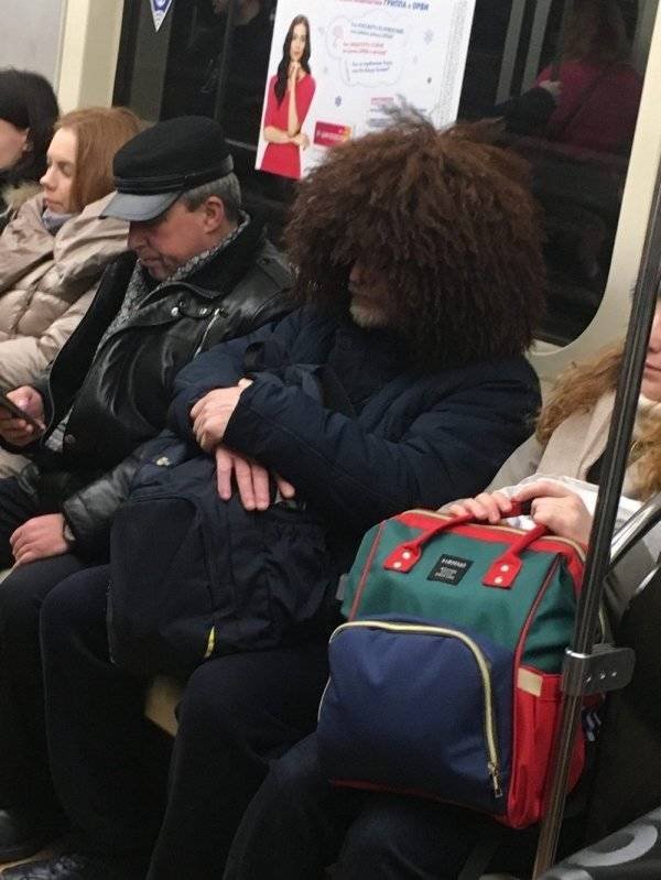 Strange People In The Subway (44 pics)