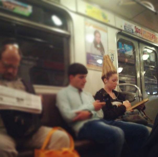 Strange People In The Subway (44 pics)
