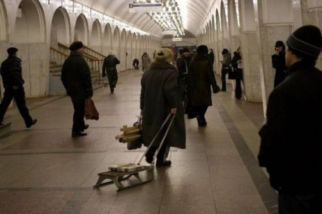 Strange People In The Subway (44 pics)