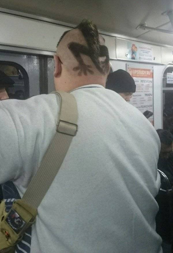 Strange People In The Subway (44 pics)
