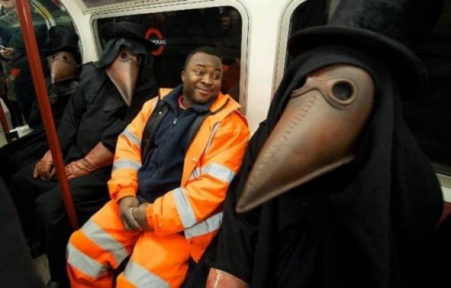 Strange People In The Subway (44 pics)