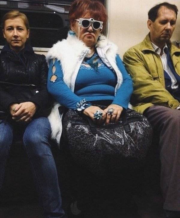 Strange People In The Subway (44 pics)
